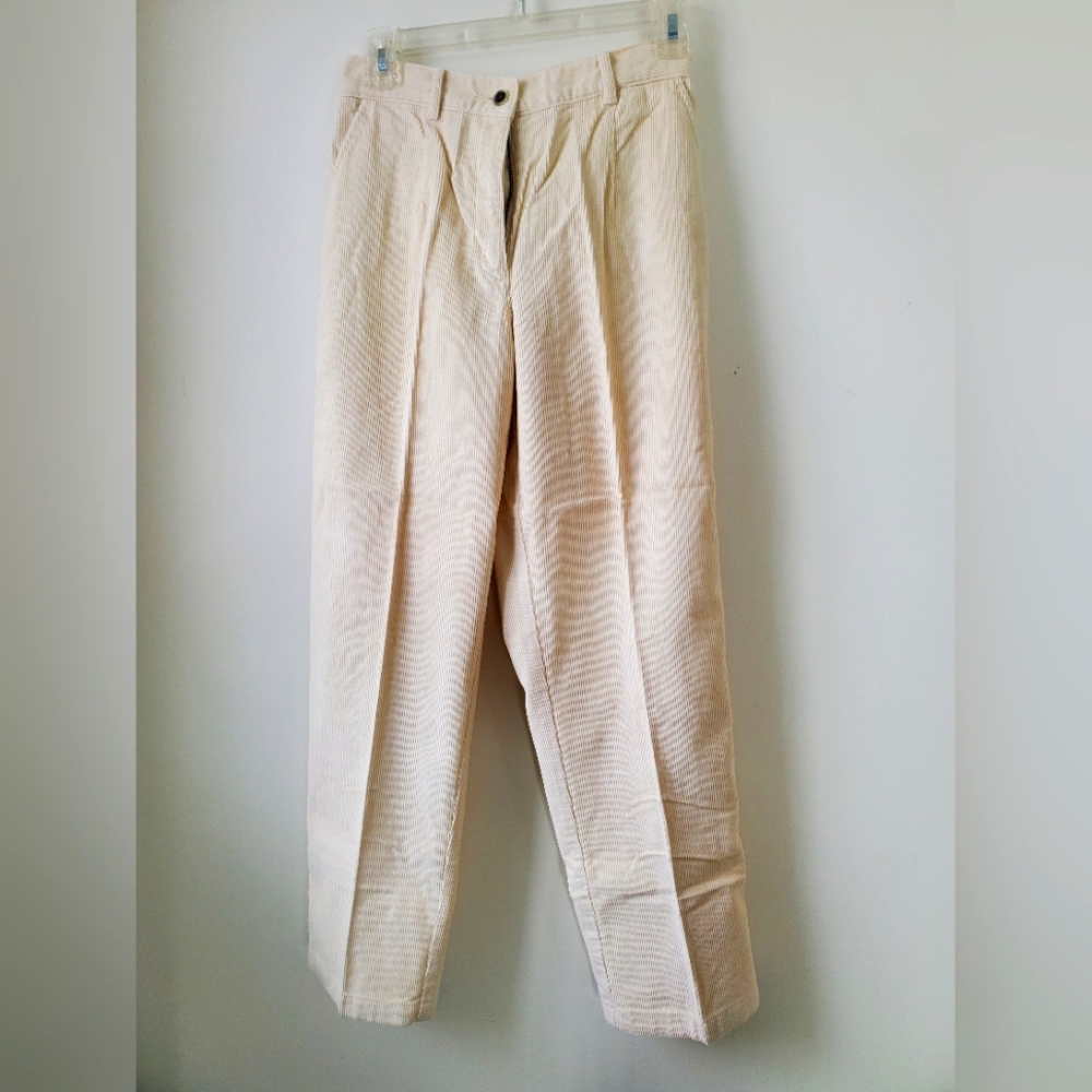 Vintage Women’s L.L. Bean Cream Courderoy Pants - 4P, 4T